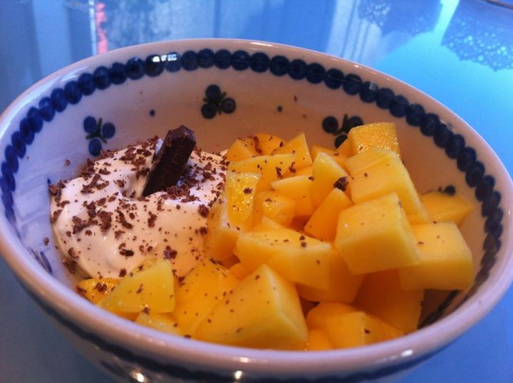 Millimál  Mango niðurskorið  Grísk jógúrt Steviu súkkulaði ( http://www.healthdispensary.com/shopping/pgm-more_information.php?id=3326&=SID#MOREINFO ) Gott millimál.